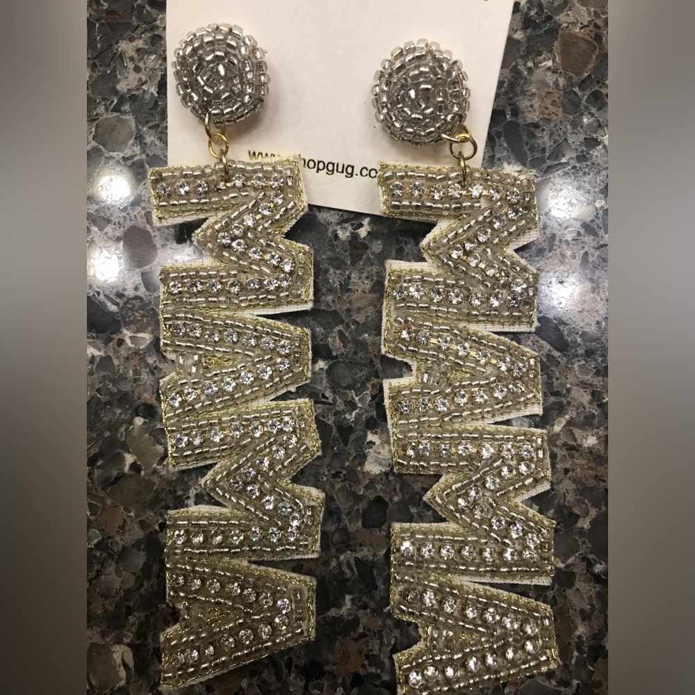 MAMA earrings new not worn